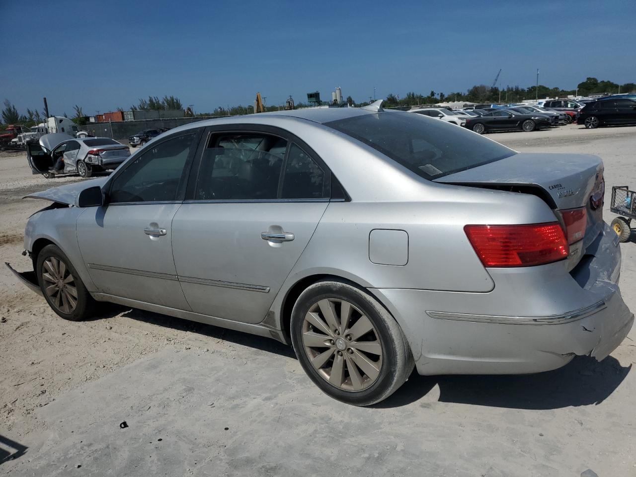 2009 Hyundai Sonata Se - Image 2