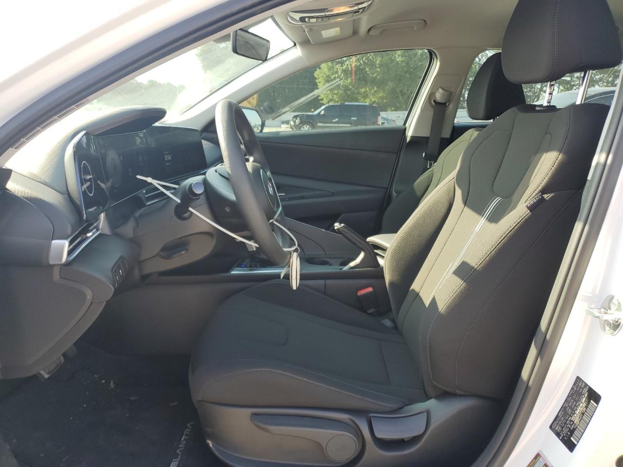 2024 Hyundai Elantra Sel - Image 7