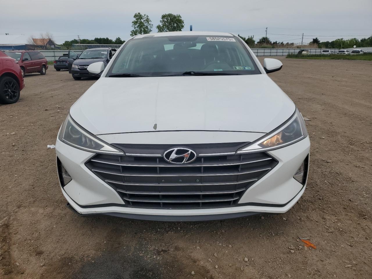 2019 Hyundai Elantra Se - Image 5