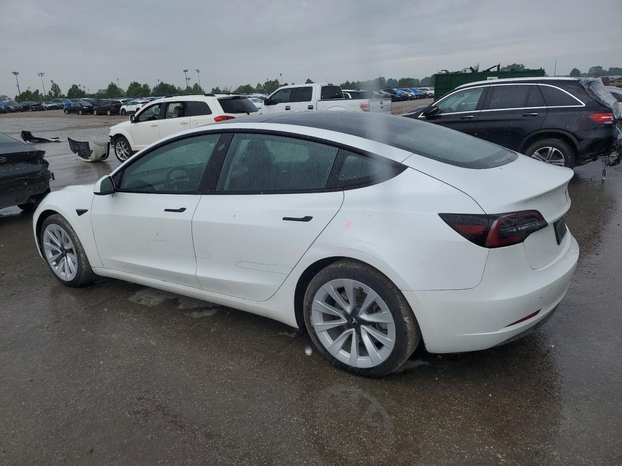 2023 Tesla Model 3 - Фото 2