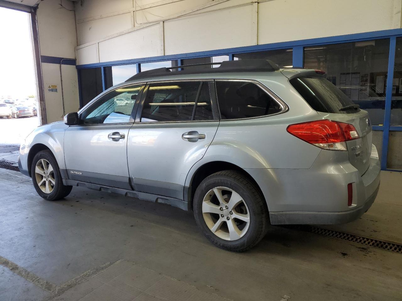 2013 Subaru Outback 2.5I Premium - Image 2