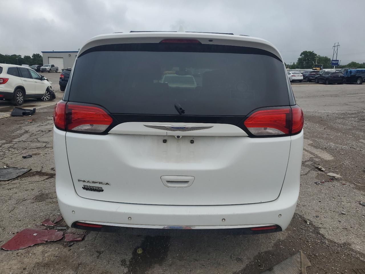 2017 Chrysler Pacifica Touring L - Image 6