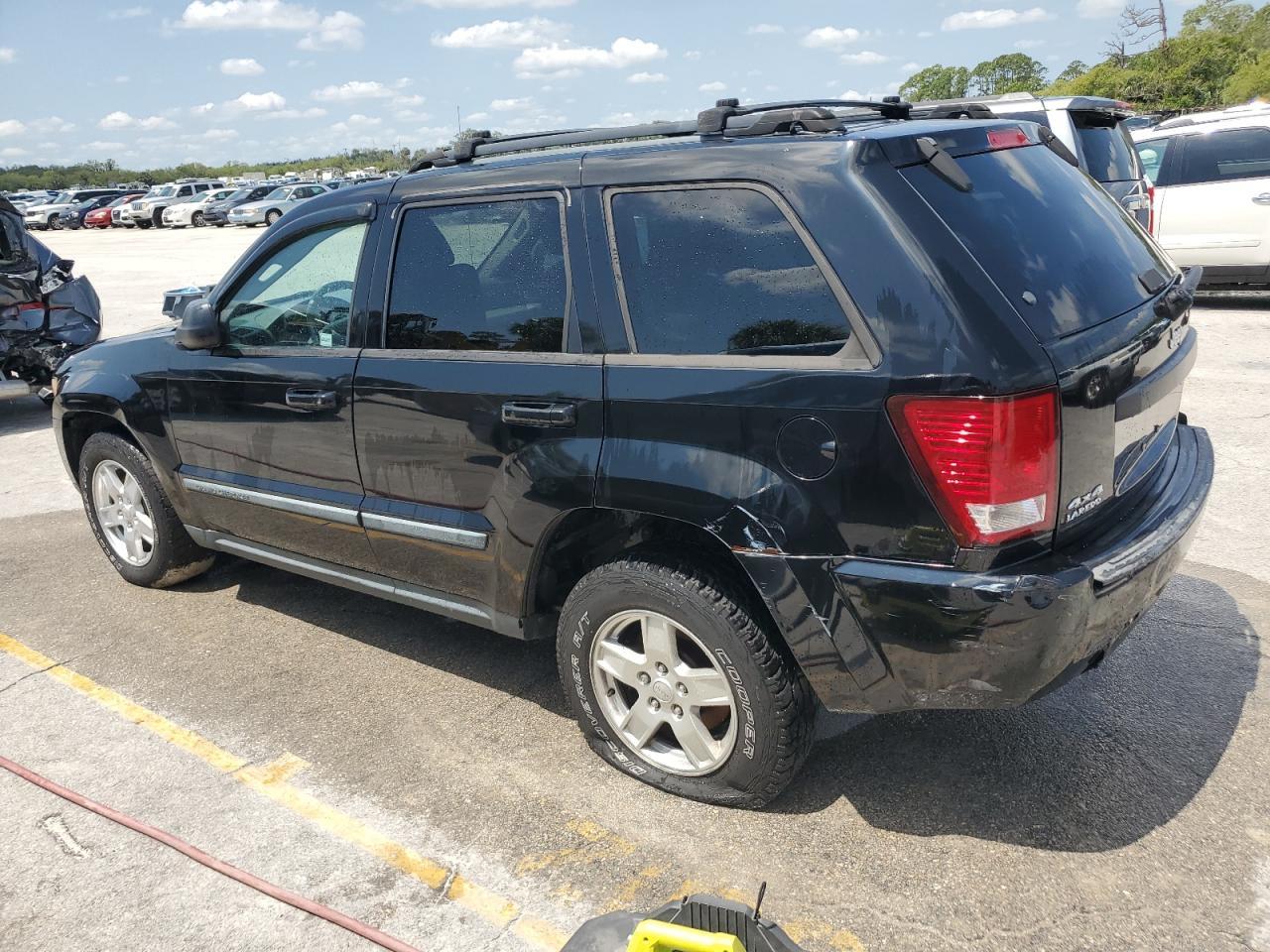 2007 Jeep Grand Cherokee Laredo - Image 2