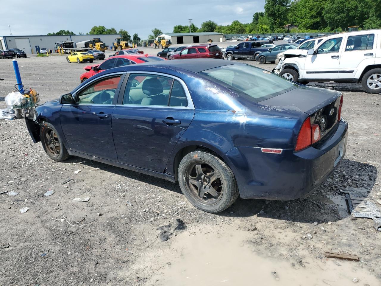2009 Chevrolet Malibu Ls - Фото 2