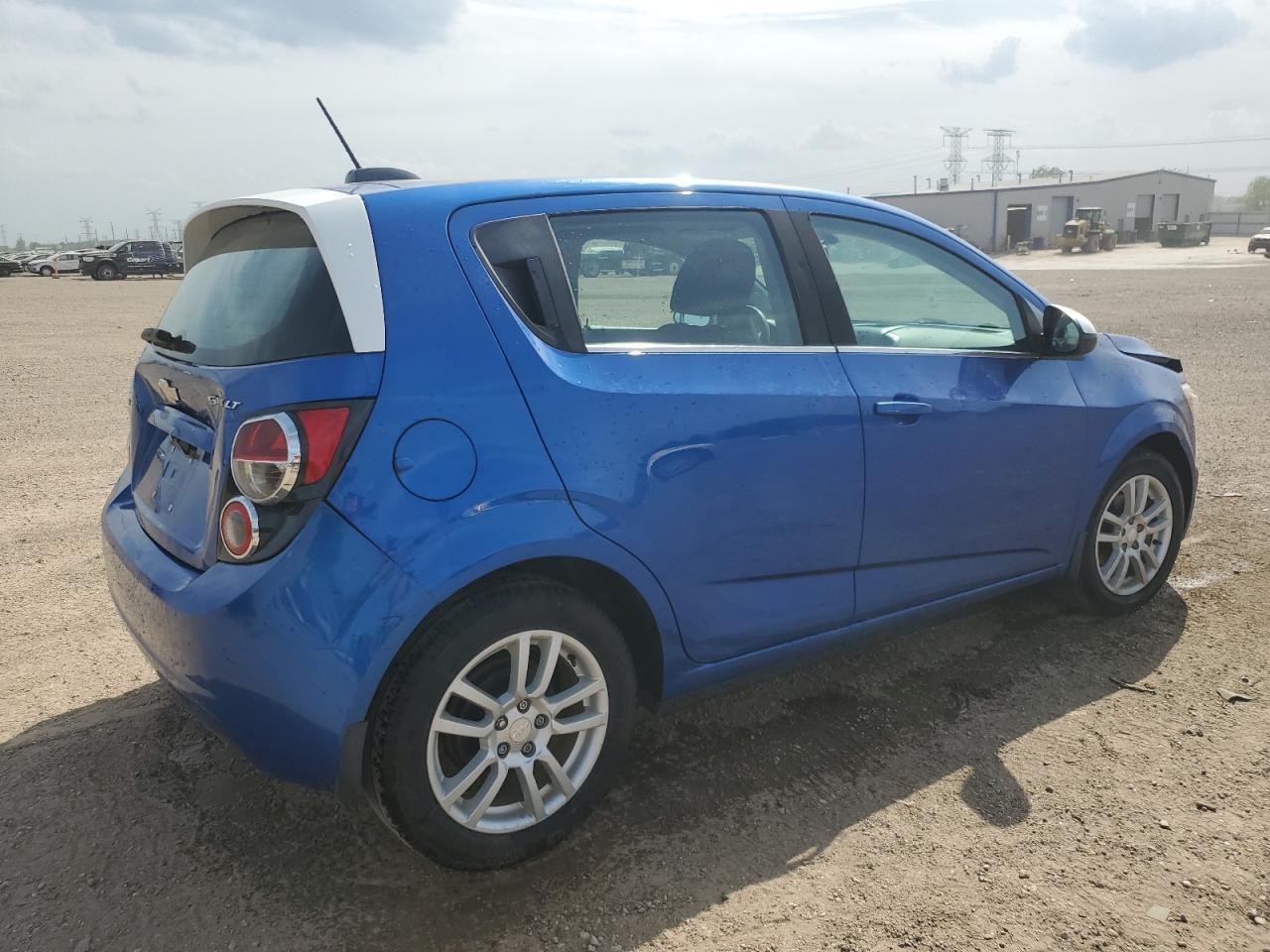 2016 Chevrolet Sonic Lt - Фото 3