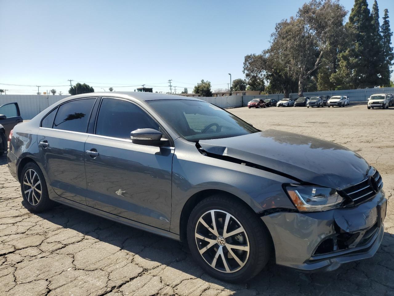 2017 Volkswagen Jetta Se - Image 4