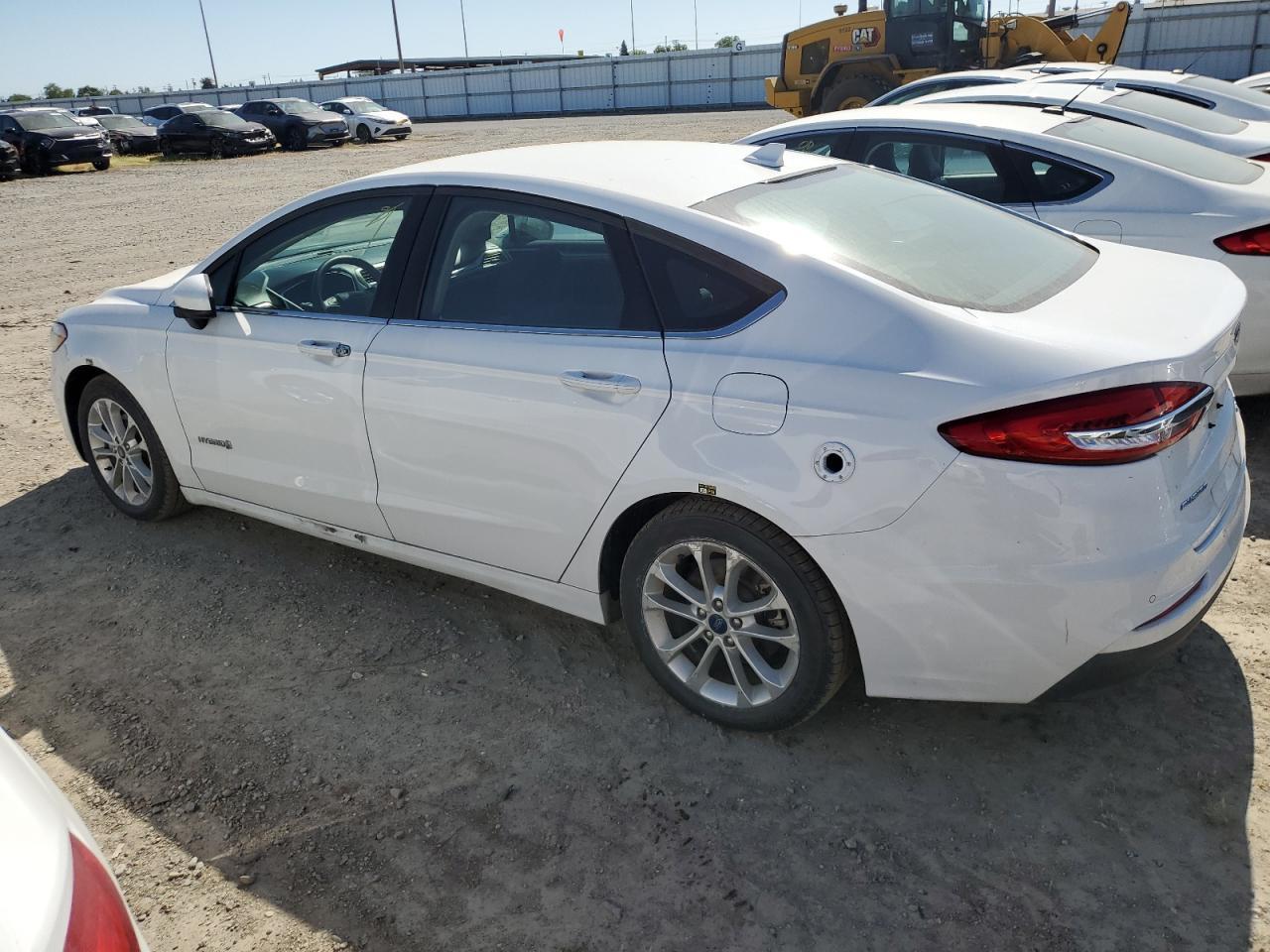 2019 Ford Fusion Se - Image 2