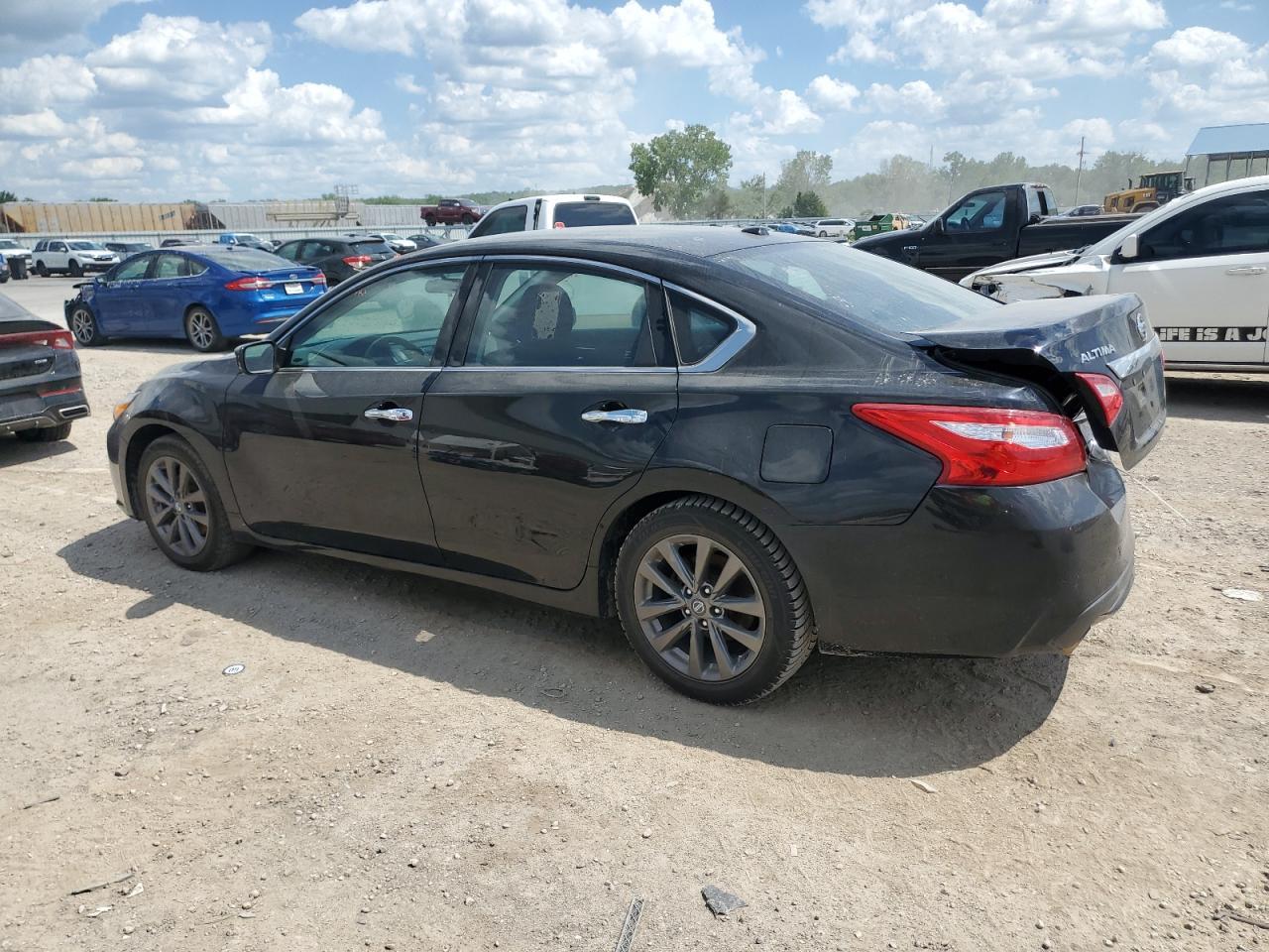 2017 Nissan Altima 2.5 - Image 2