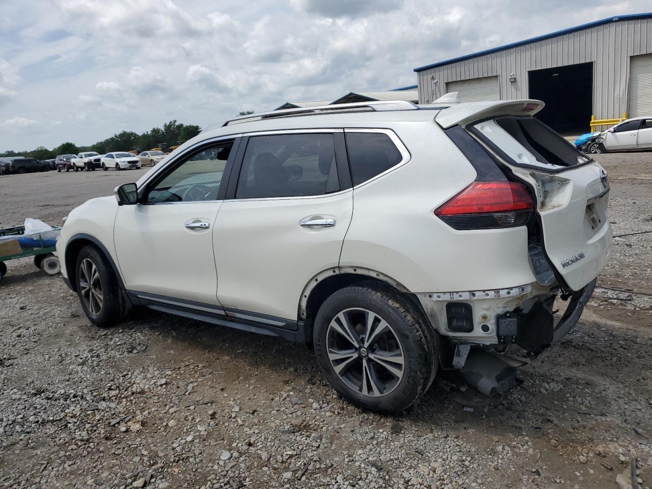 2017 Nissan Rogue S - Фото 2