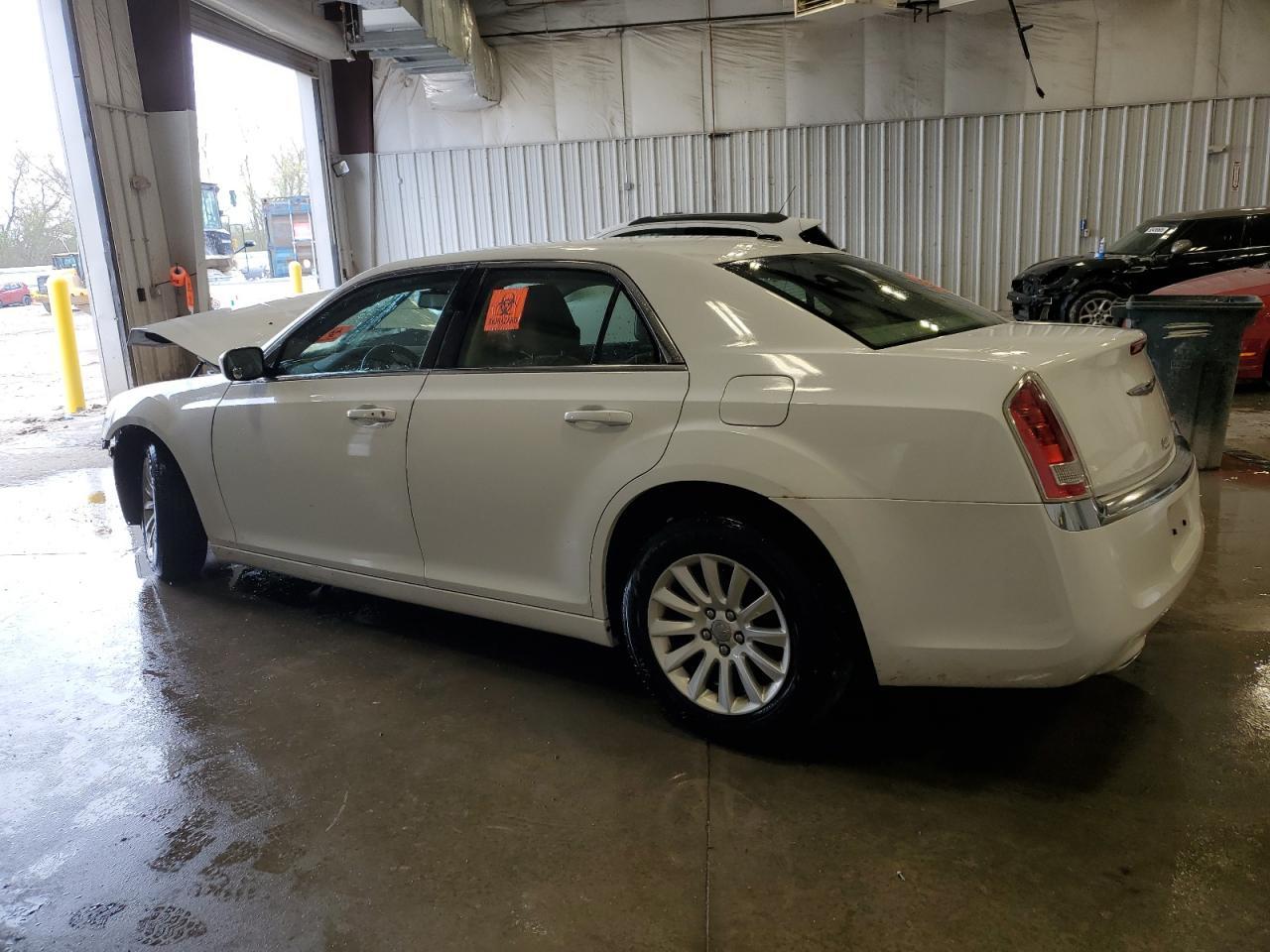 2013 Chrysler 300 - Image 2