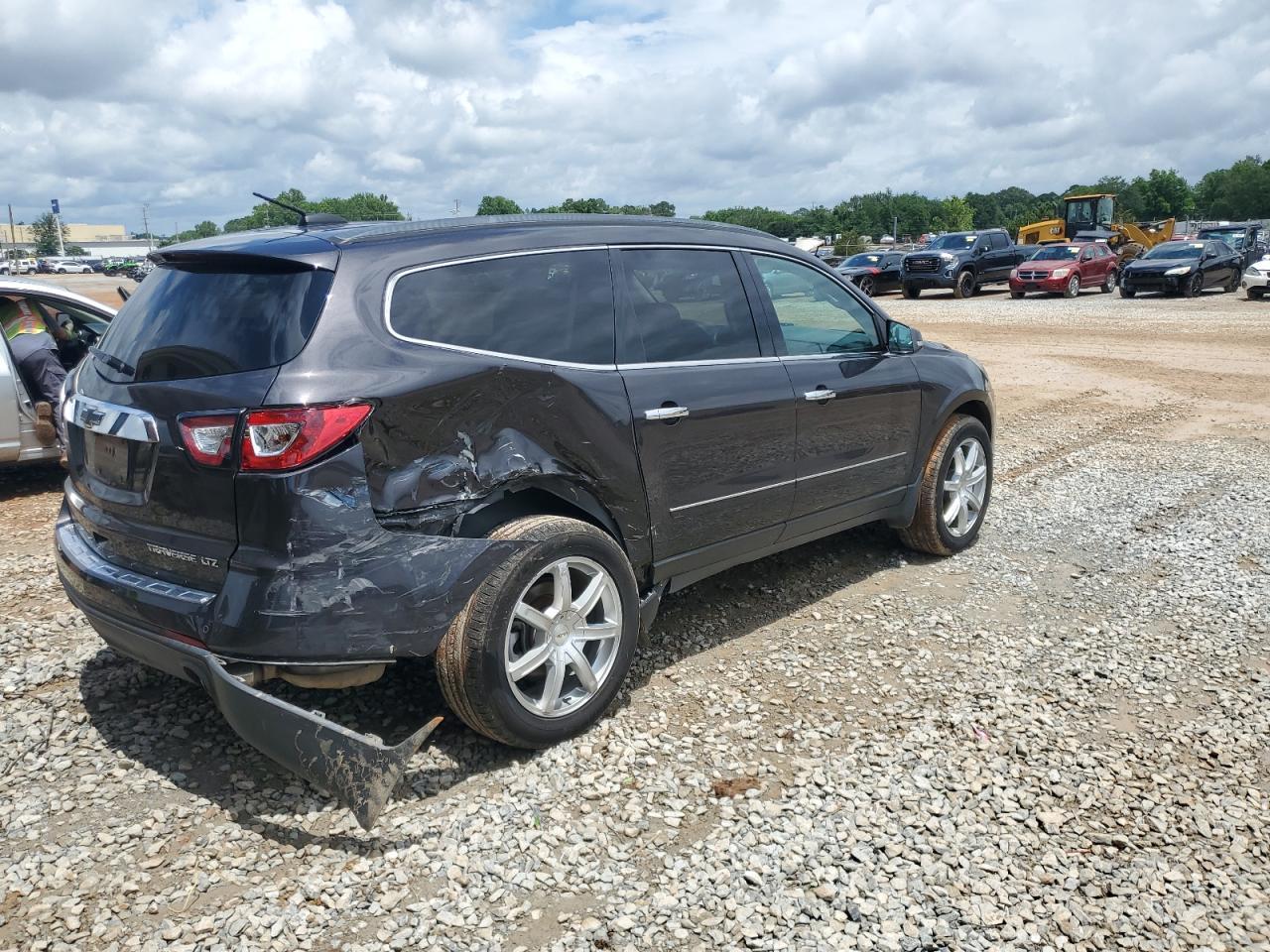 2016 Chevrolet Traverse Ltz - Image 3