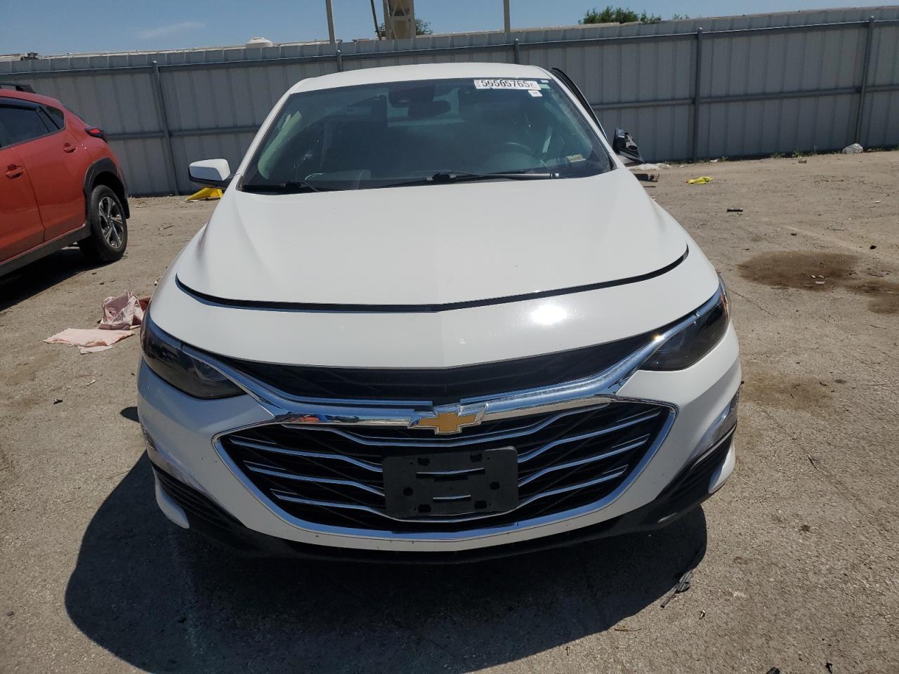 2020 Chev Malibu Ls - Фото 5