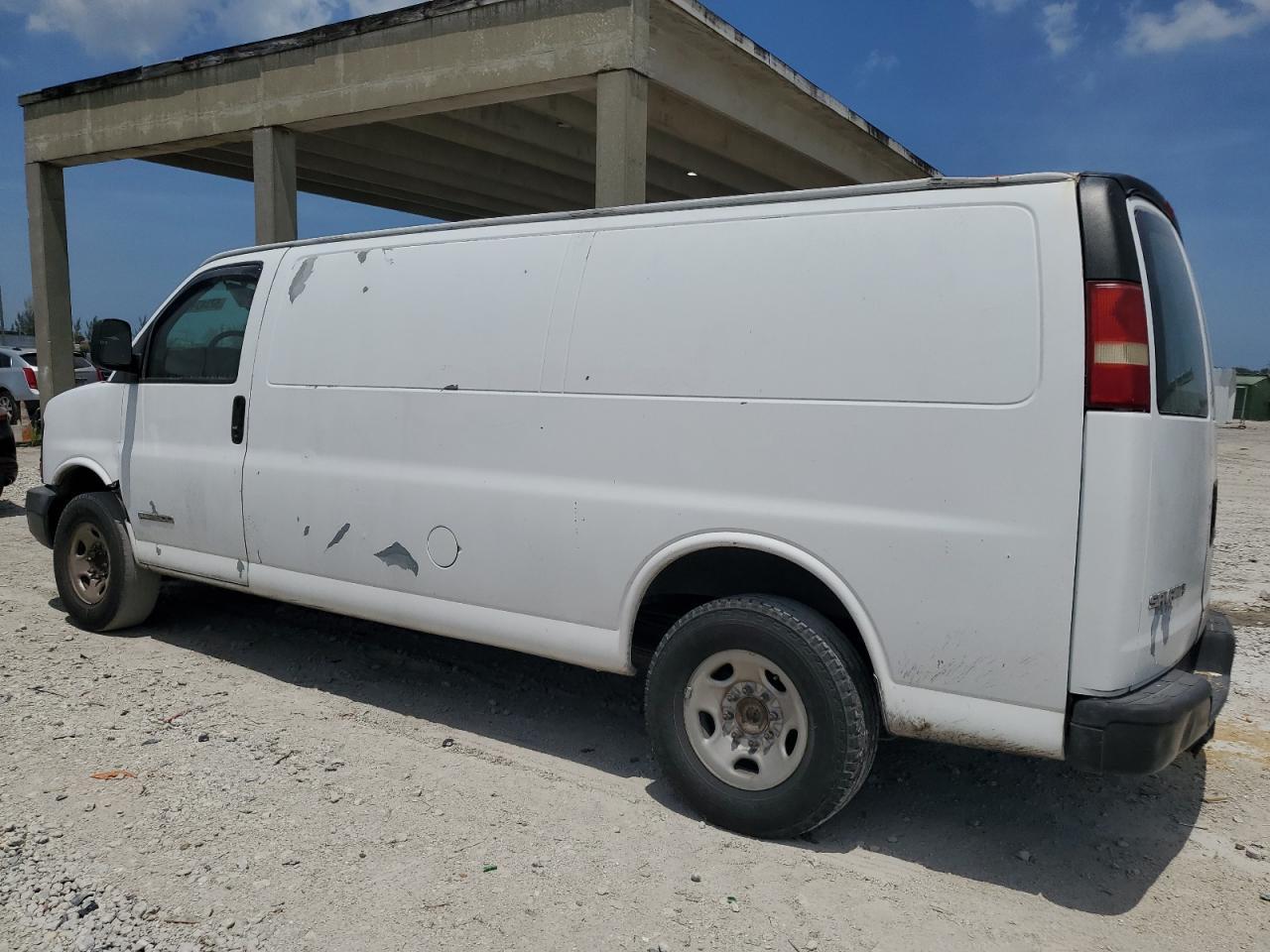 2005 GMC Savana G2500 - Фото 2