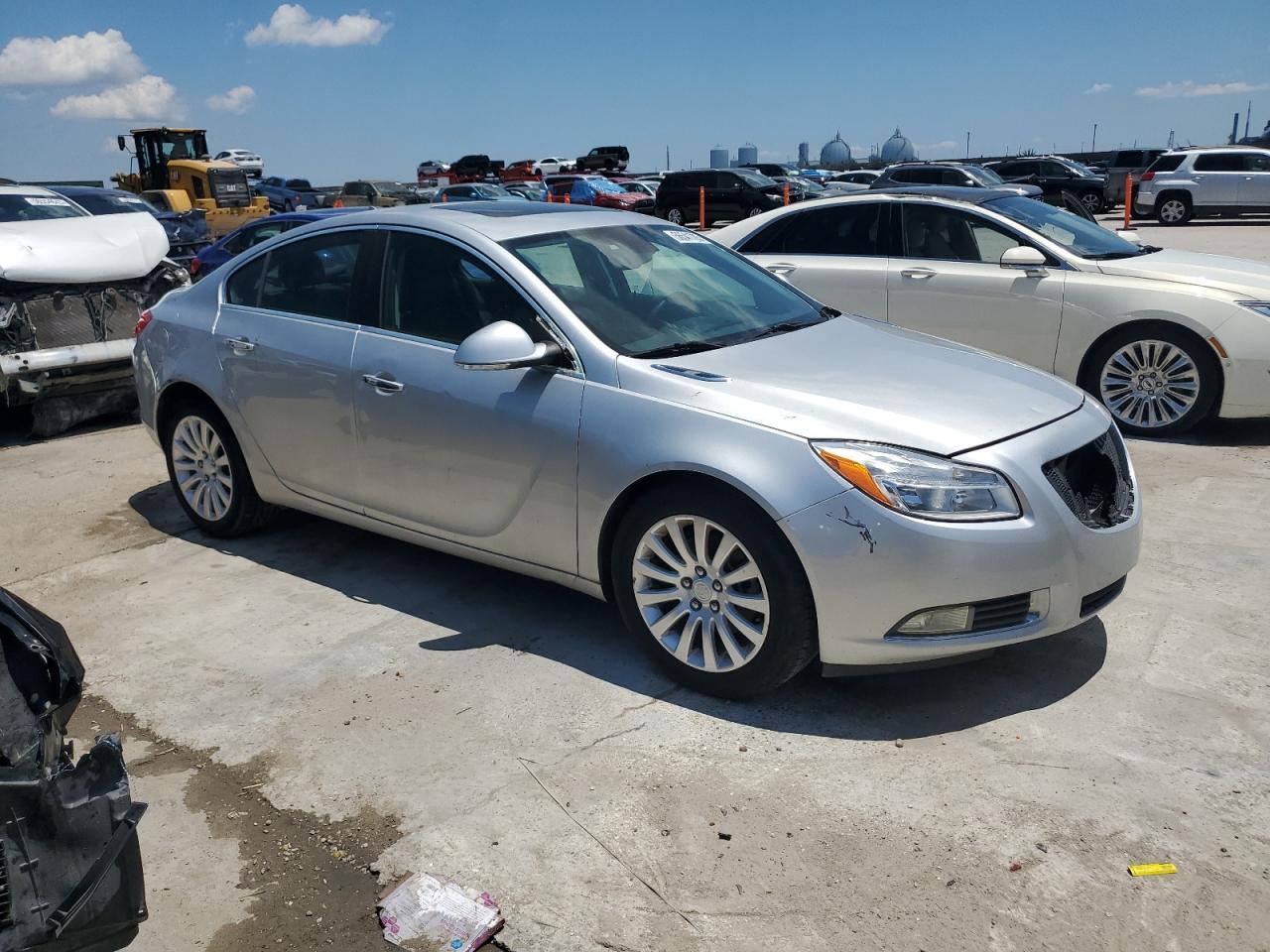 2013 Buick Regal Premium - Image 4