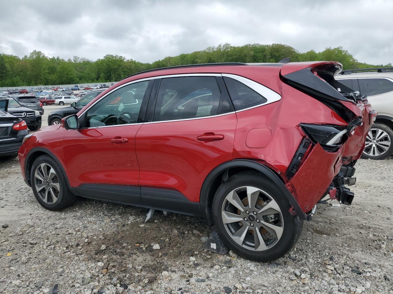 2023 Ford Escape Platinum - Фото 2