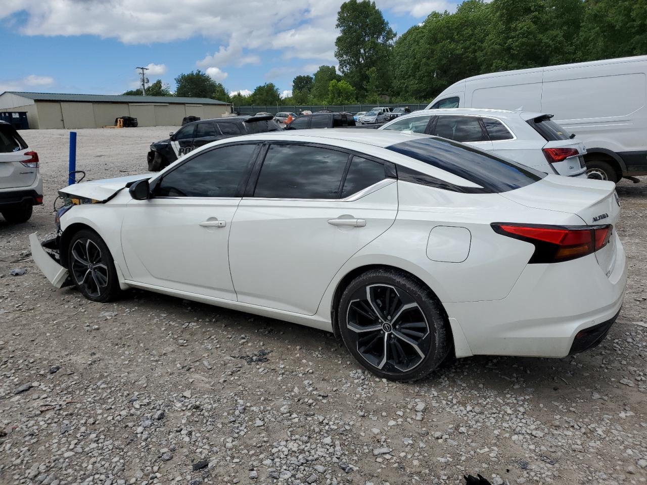 2024 Nissan Altima Sr - Image 2