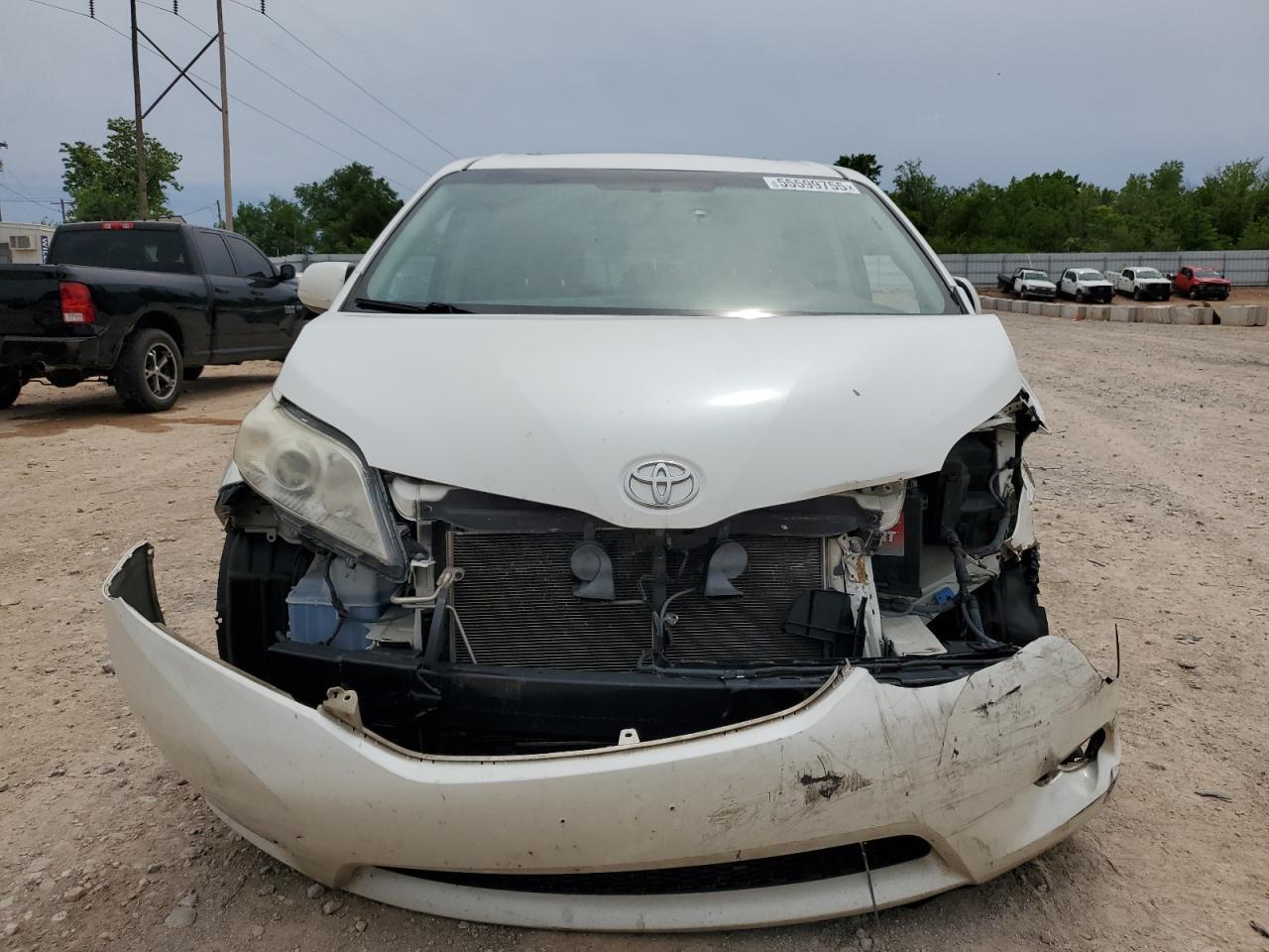 2015 Toyota Sienna Xle - Image 5