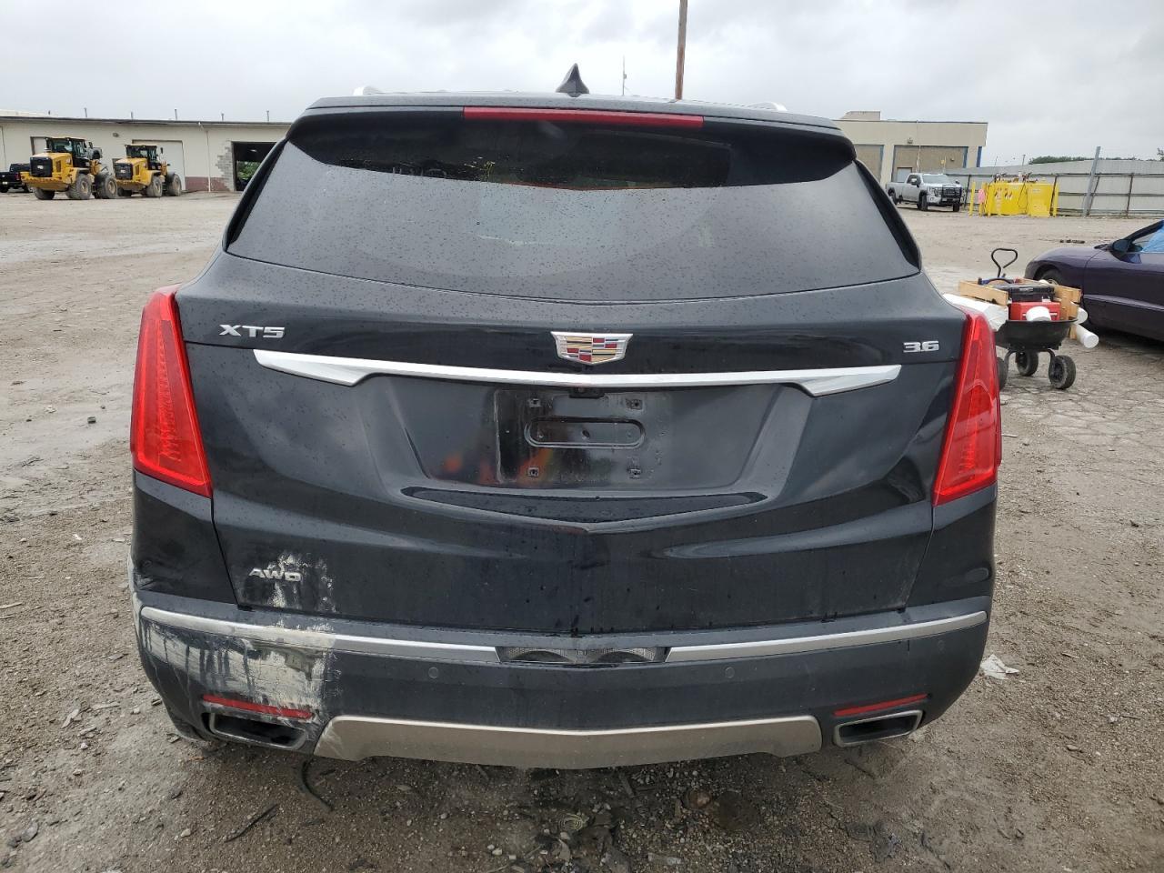 2017 Cadillac Xt5 Platinum - Image 6