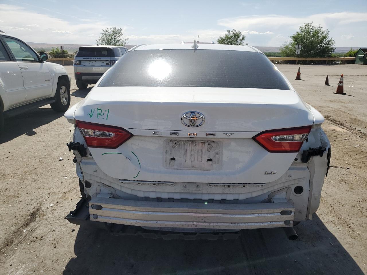 2020 Toyota Camry Le - Фото 6