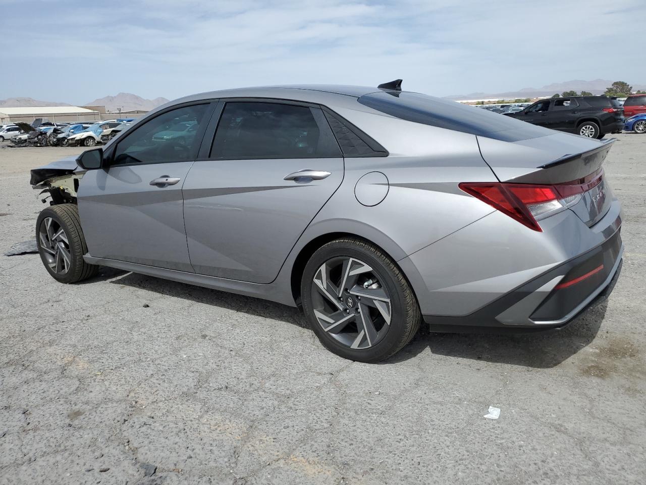 2025 Hyundai Elantra Sel Sport - Фото 2