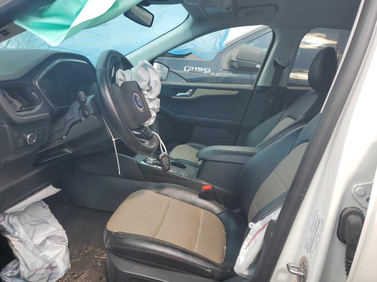 2022 Ford Escape Titanium - Image 7