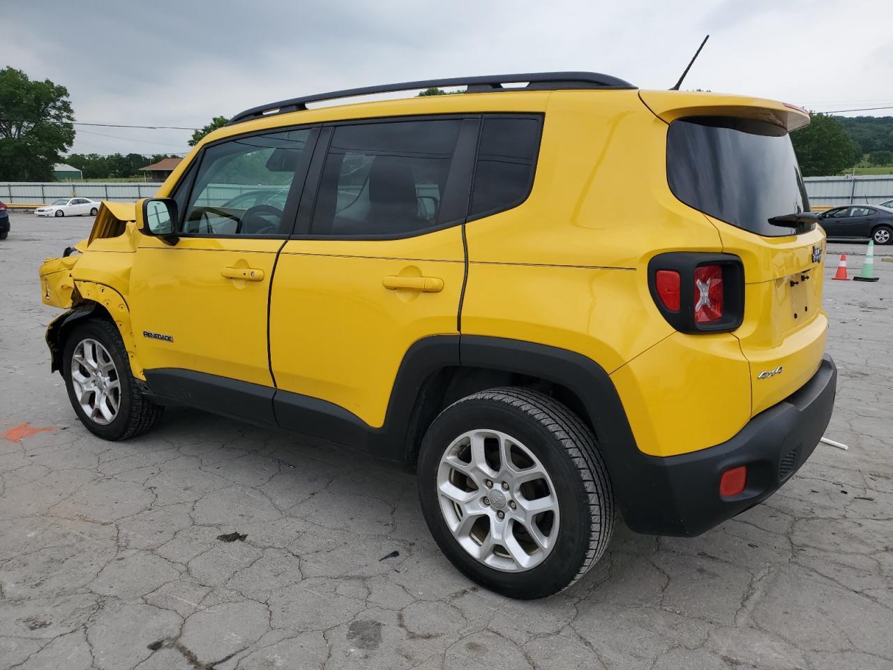 2016 Jeep Renegade Latitude - Image 2