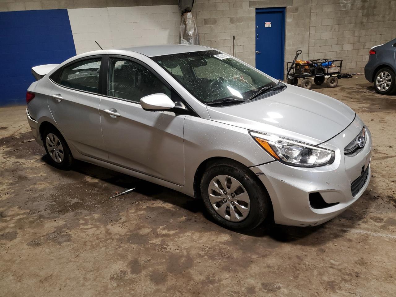 2017 Hyundai Accent Se - Фото 4