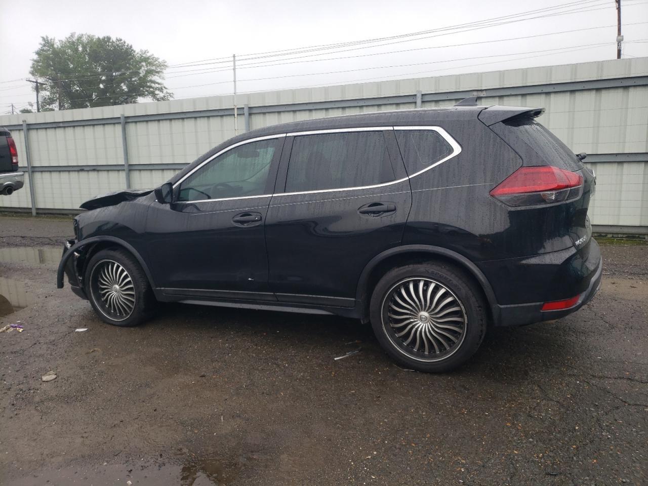 2018 Nissan Rogue S - Image 2