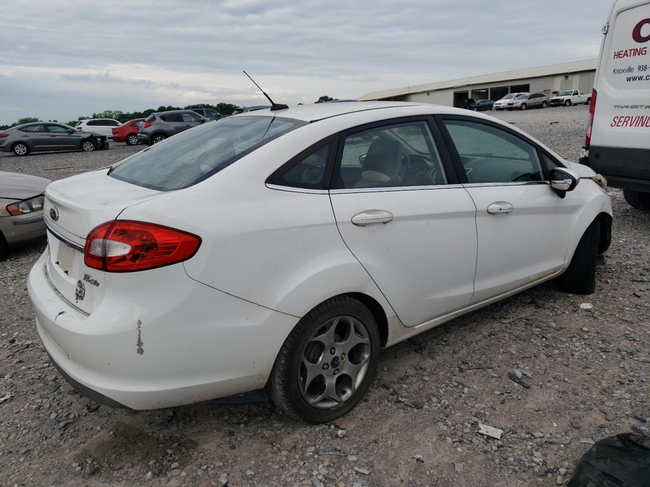 2011 Ford Fiesta Sel - Image 3