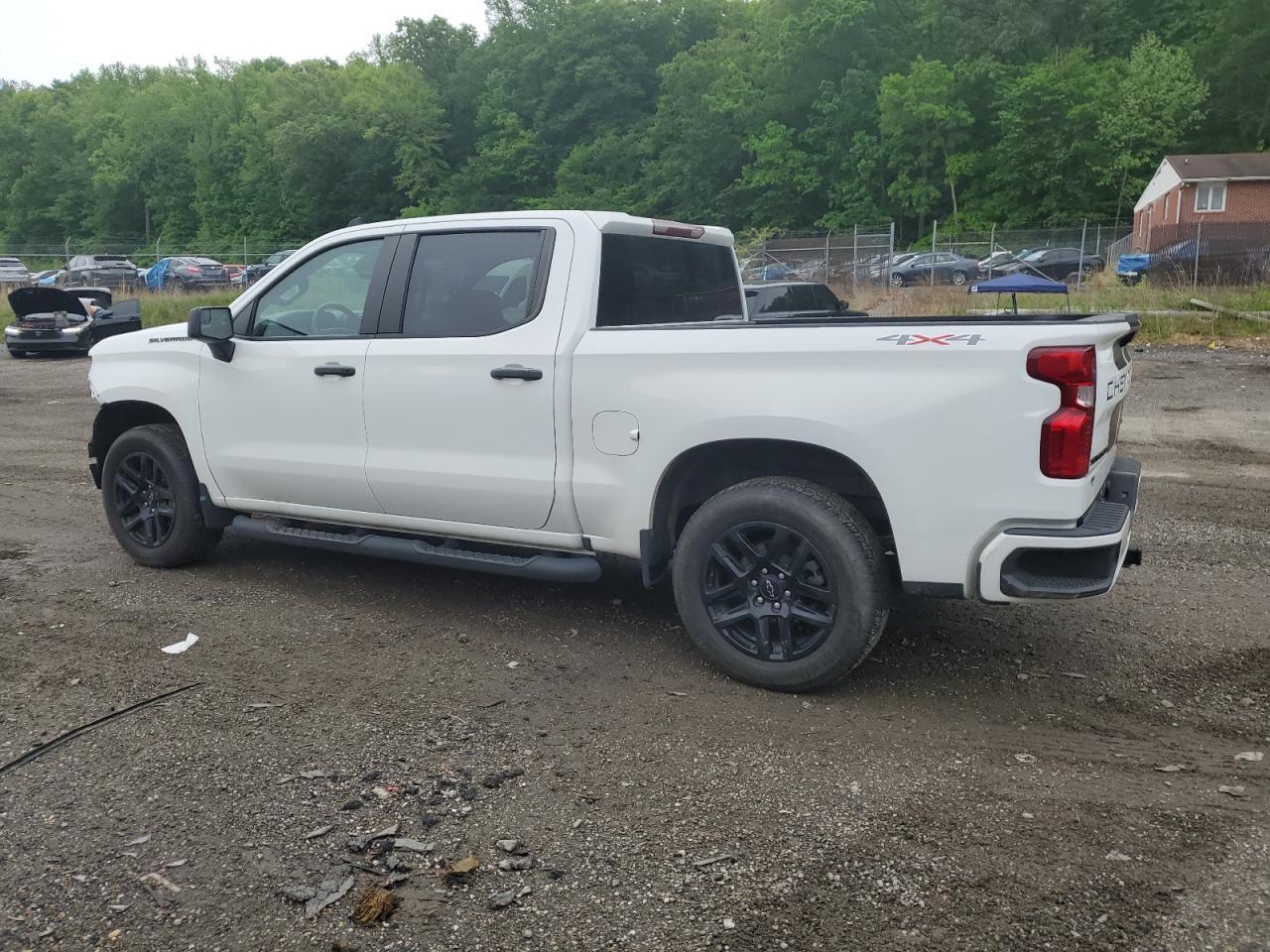 2023 Chevrolet Silverado K1500 Custom - Фото 2