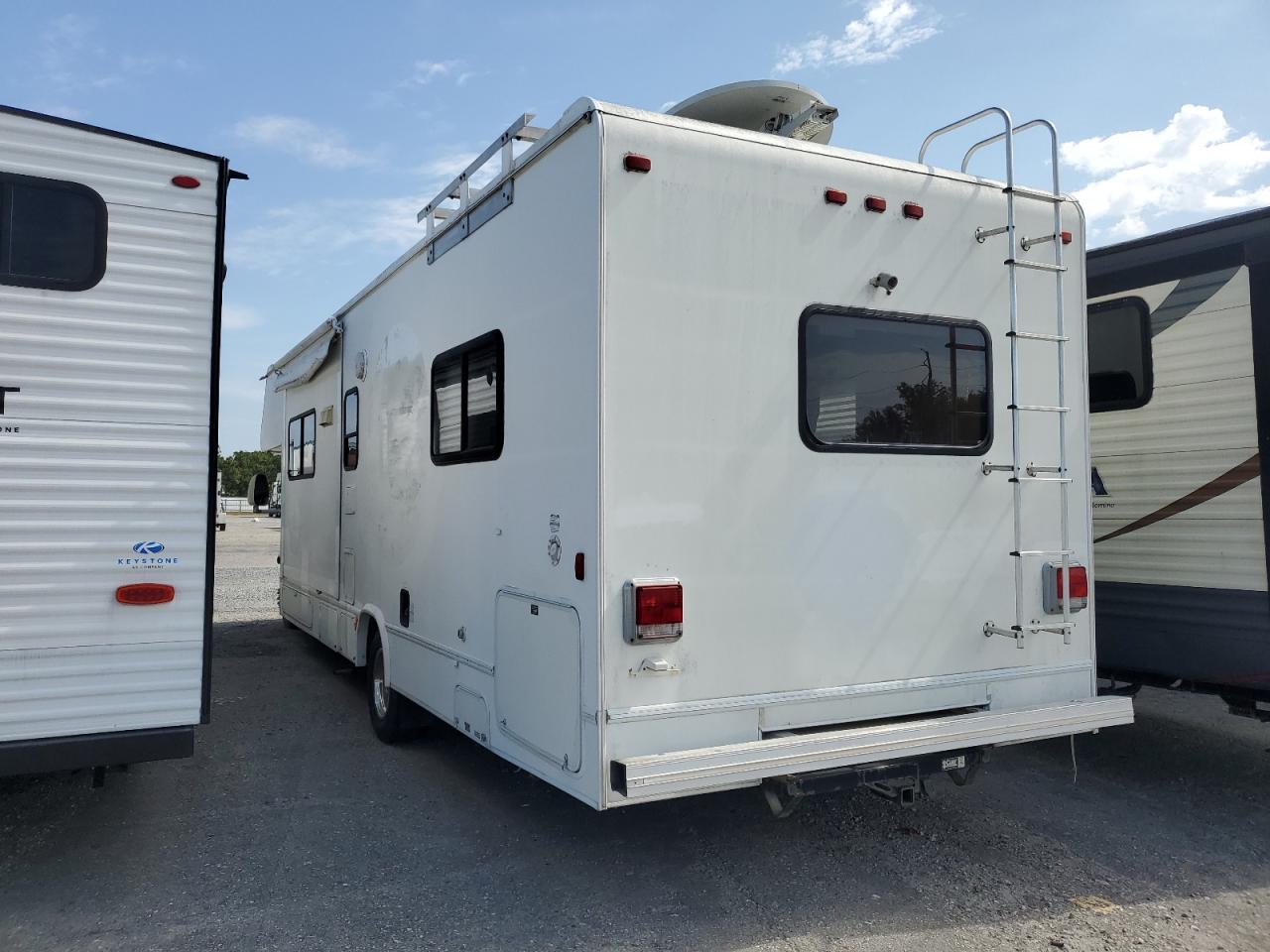 2006 Ford Econoline E450 Super Duty Cutaway Van - Фото 3