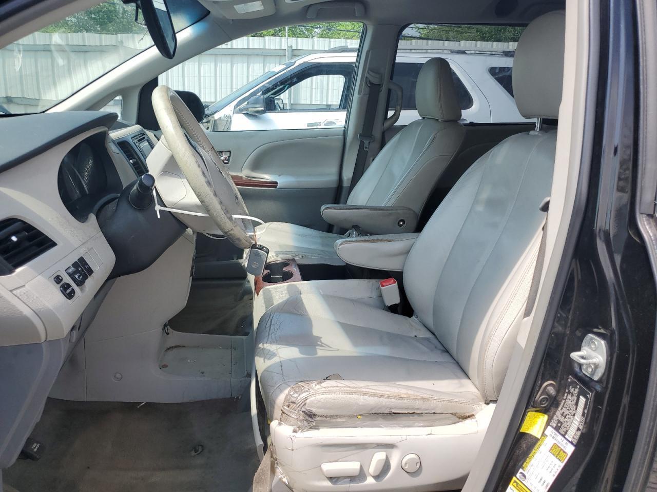 2013 Toyota Sienna Xle - Фото 7