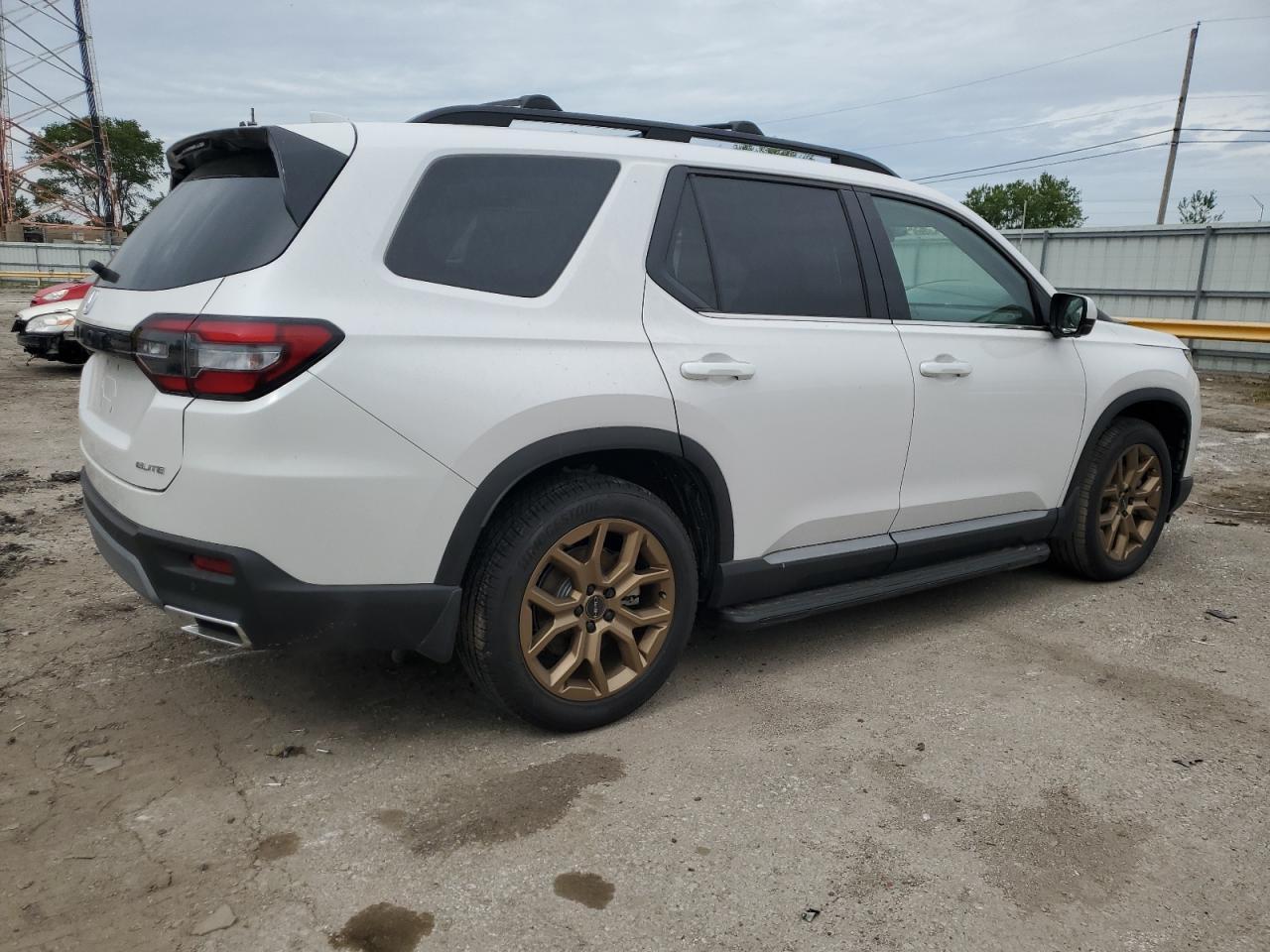 2024 Honda Pilot Elite - Image 3