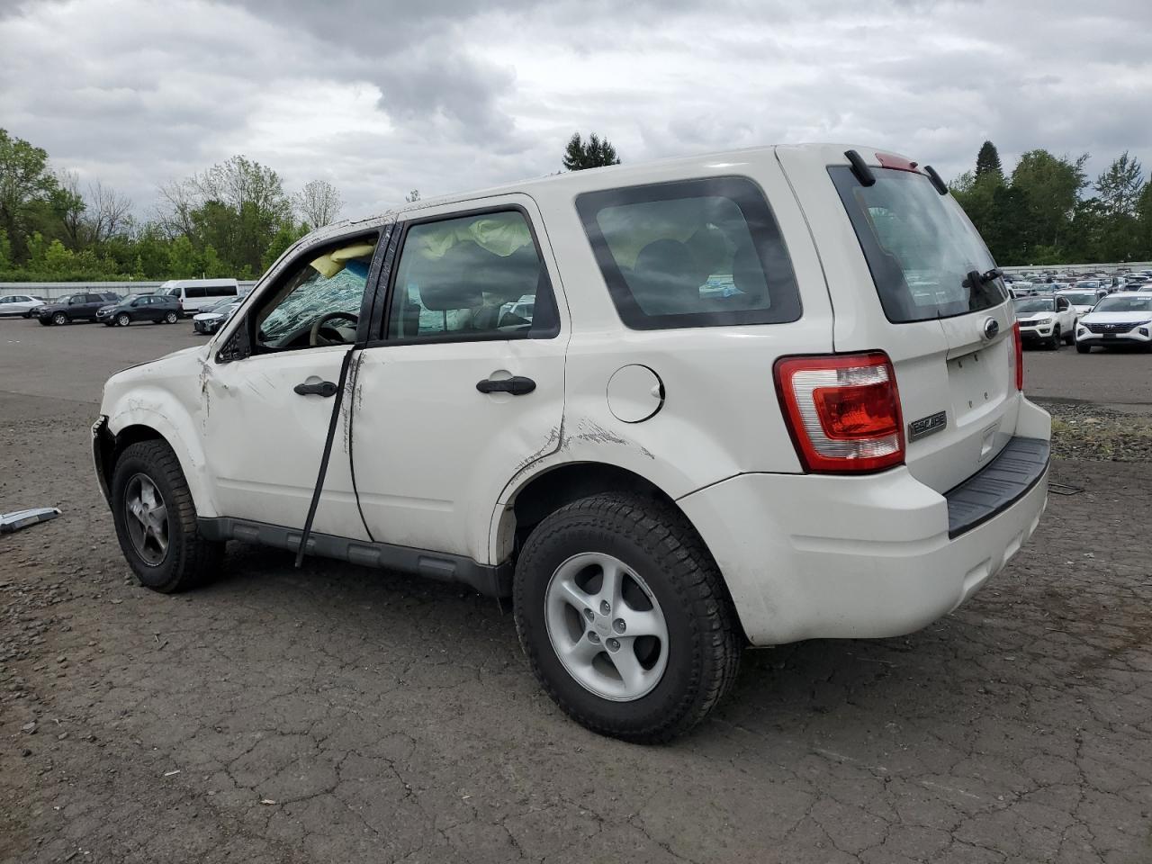 2010 Ford Escape Xls - Image 2