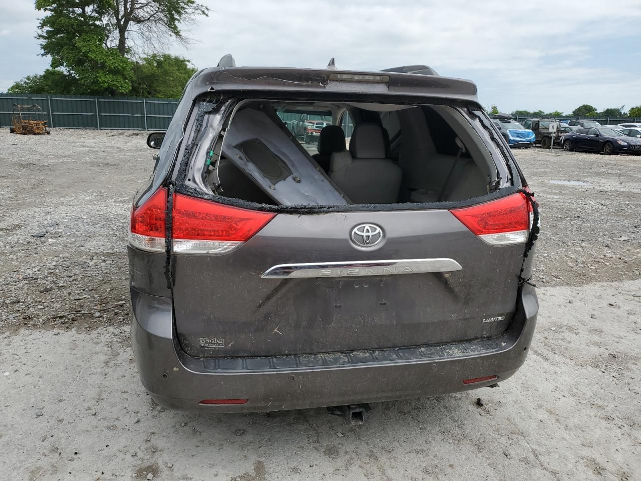2011 Toyota Sienna Xle - Фото 6