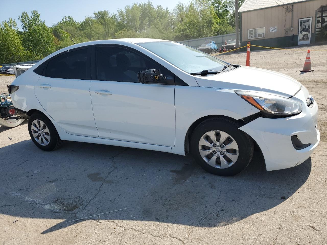 2016 Hyundai Accent Se - Фото 4