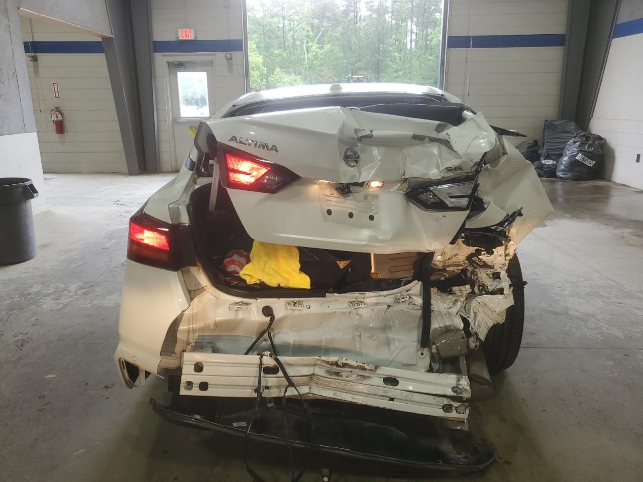 2020 Nissan Altima Sr - Фото 6