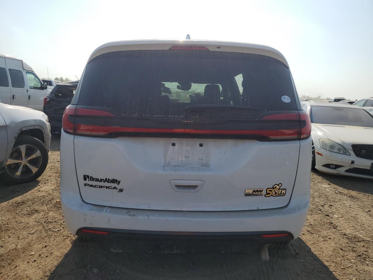 2022 Chrysler Pacifica Touring L - Фото 6