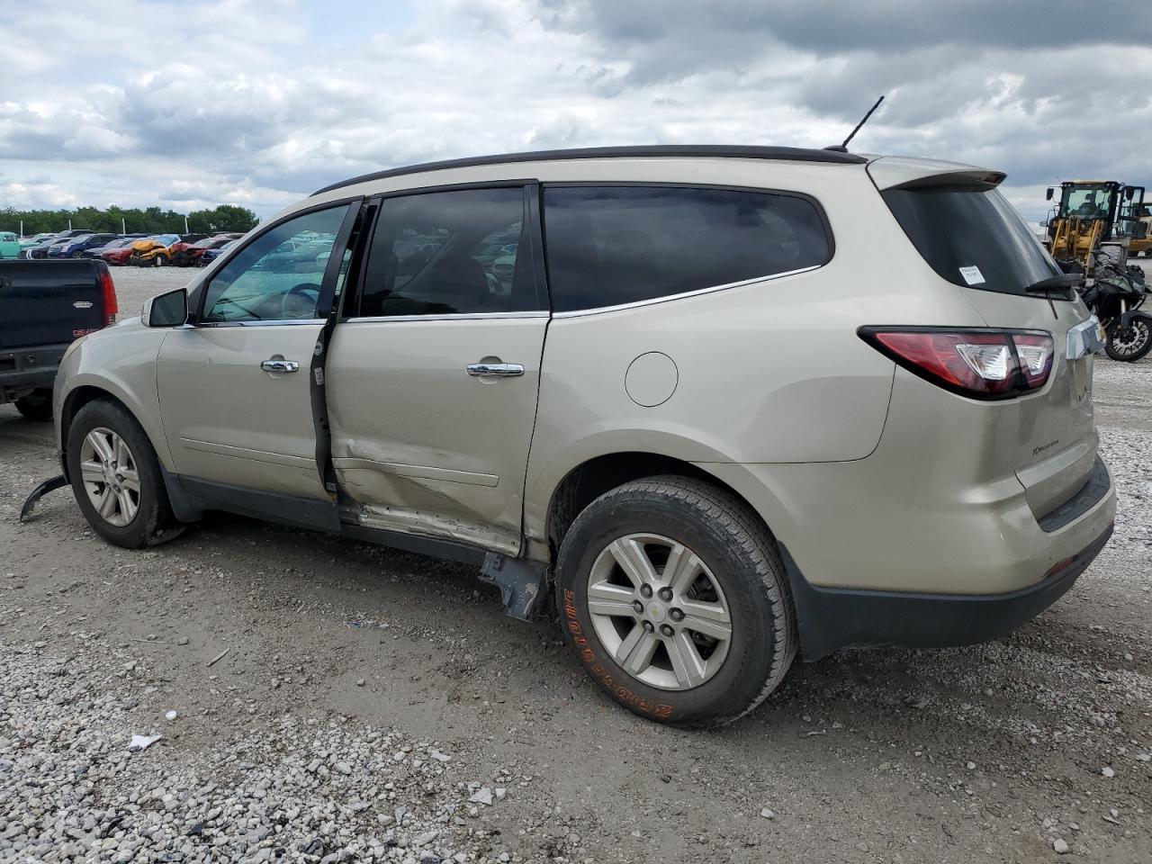 2013 Chevrolet Traverse Lt - Image 2