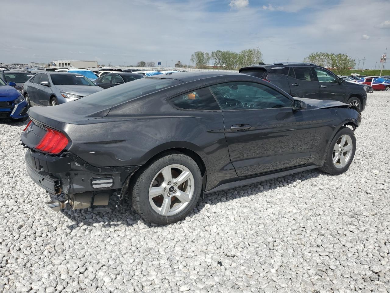 2019 Ford Mustang - Image 3