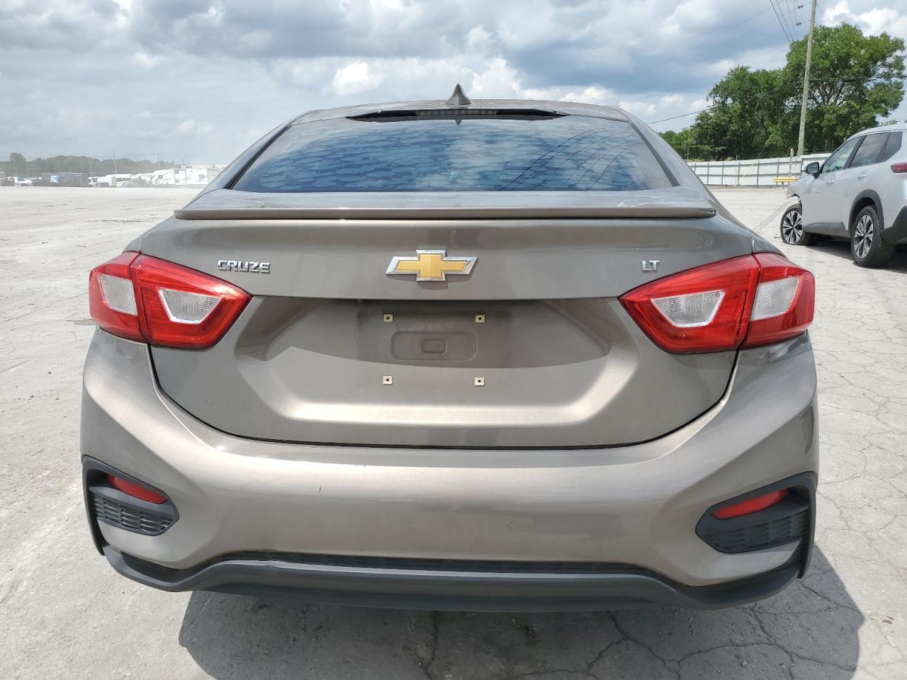 2017 Chevrolet Cruze Lt - Image 6