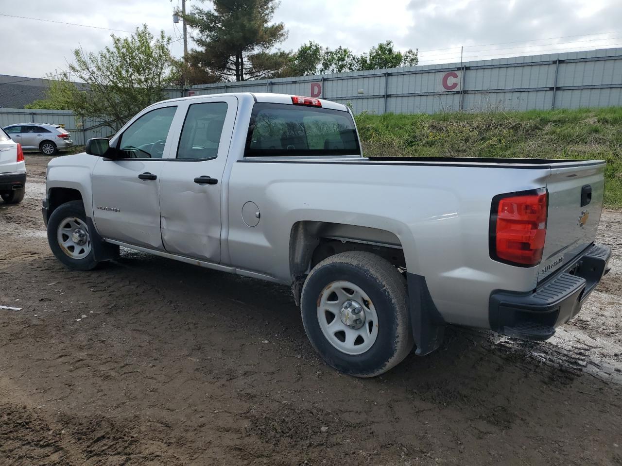 2015 Chevrolet Silverado C1500 - Фото 2