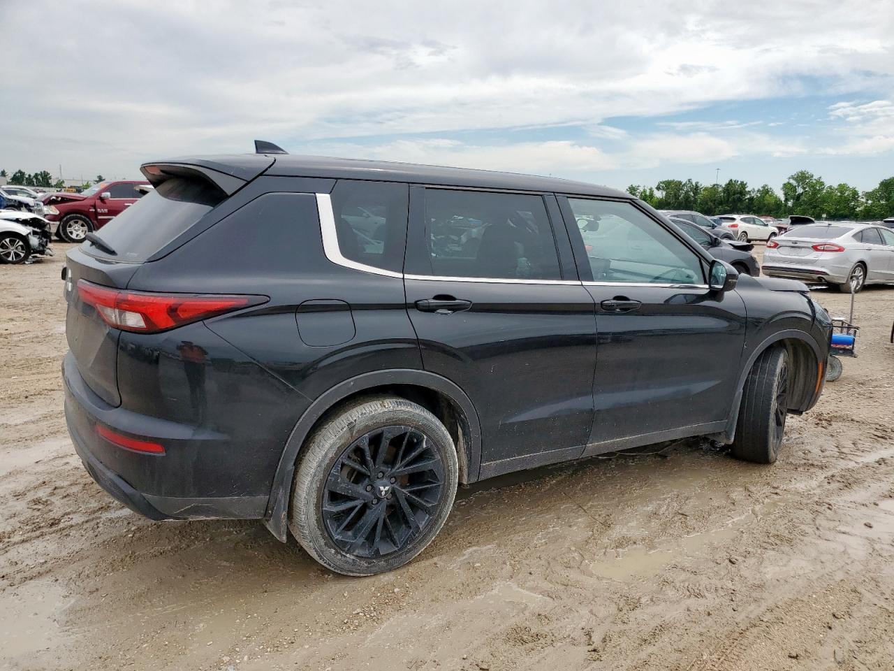 2022 Mitsubishi Outlander Se - Фото 3