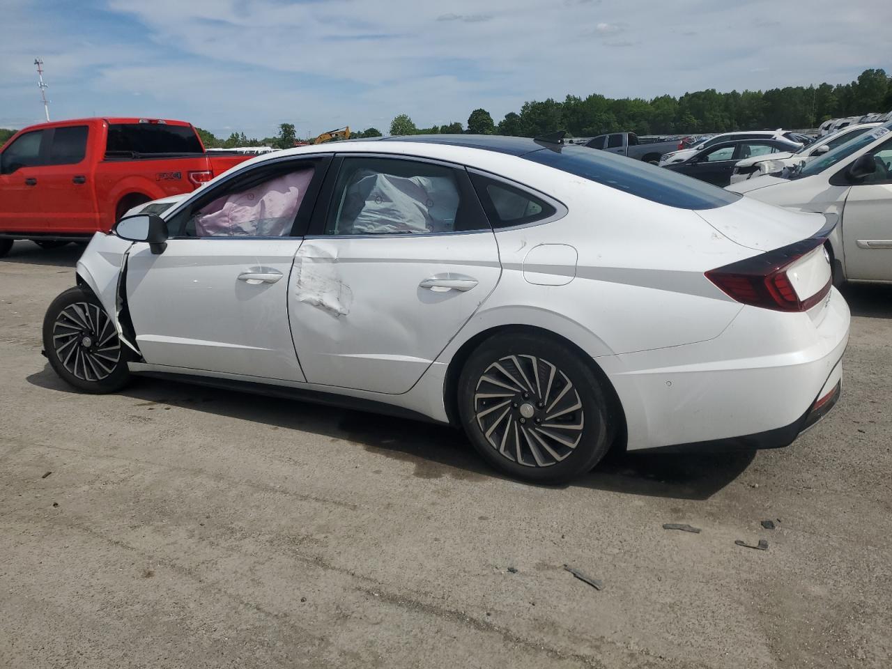 2023 Hyundai Sonata Hybrid - Image 2