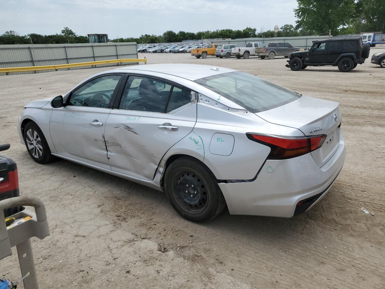 2019 Nissan Altima S - Image 2