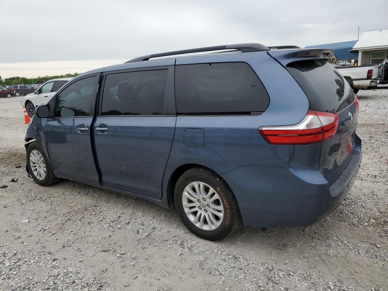 2015 Toyota Sienna Xle - Фото 2
