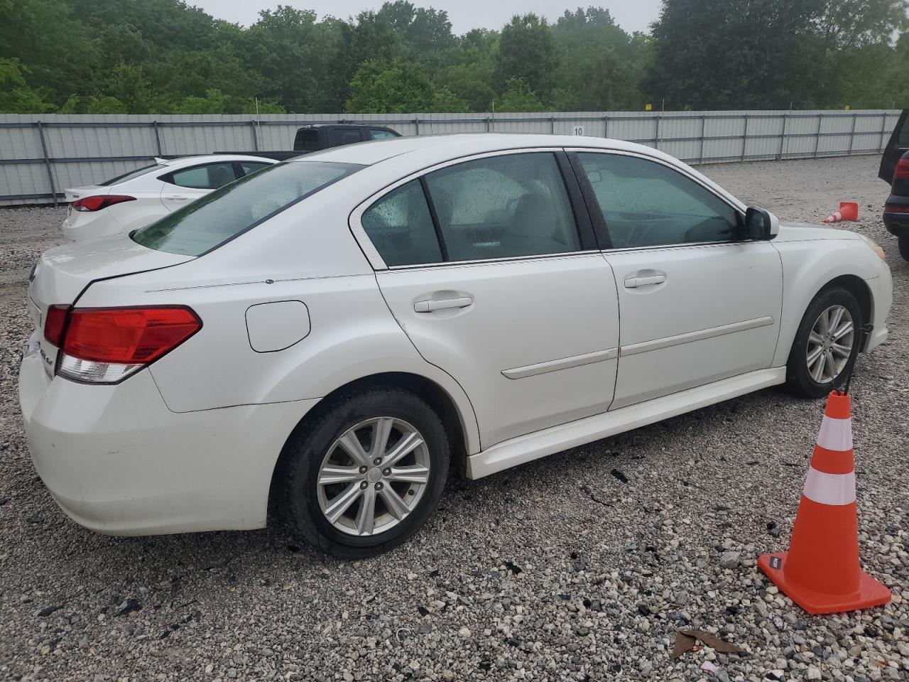 2012 Subaru Legacy 2.5I Premium - Фото 3