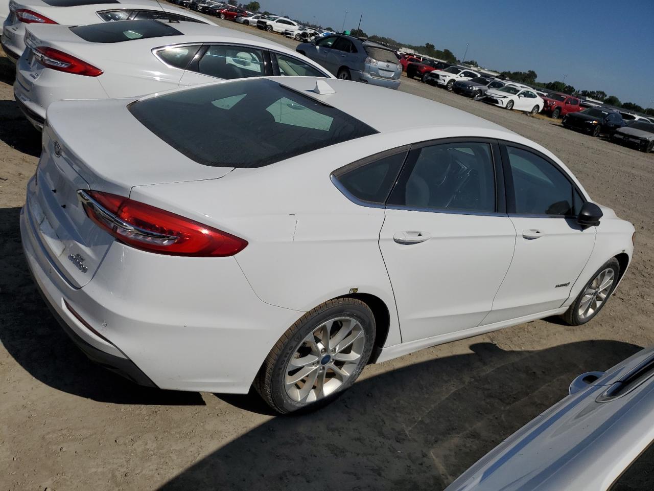 2019 Ford Fusion Se - Image 3