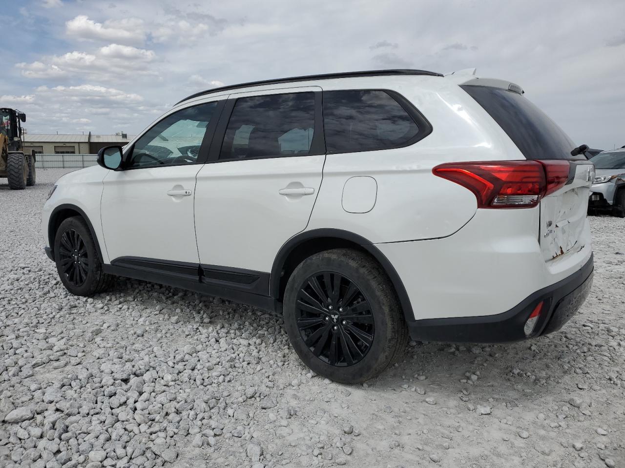 2020 Mitsubishi Outlander Se - Image 2