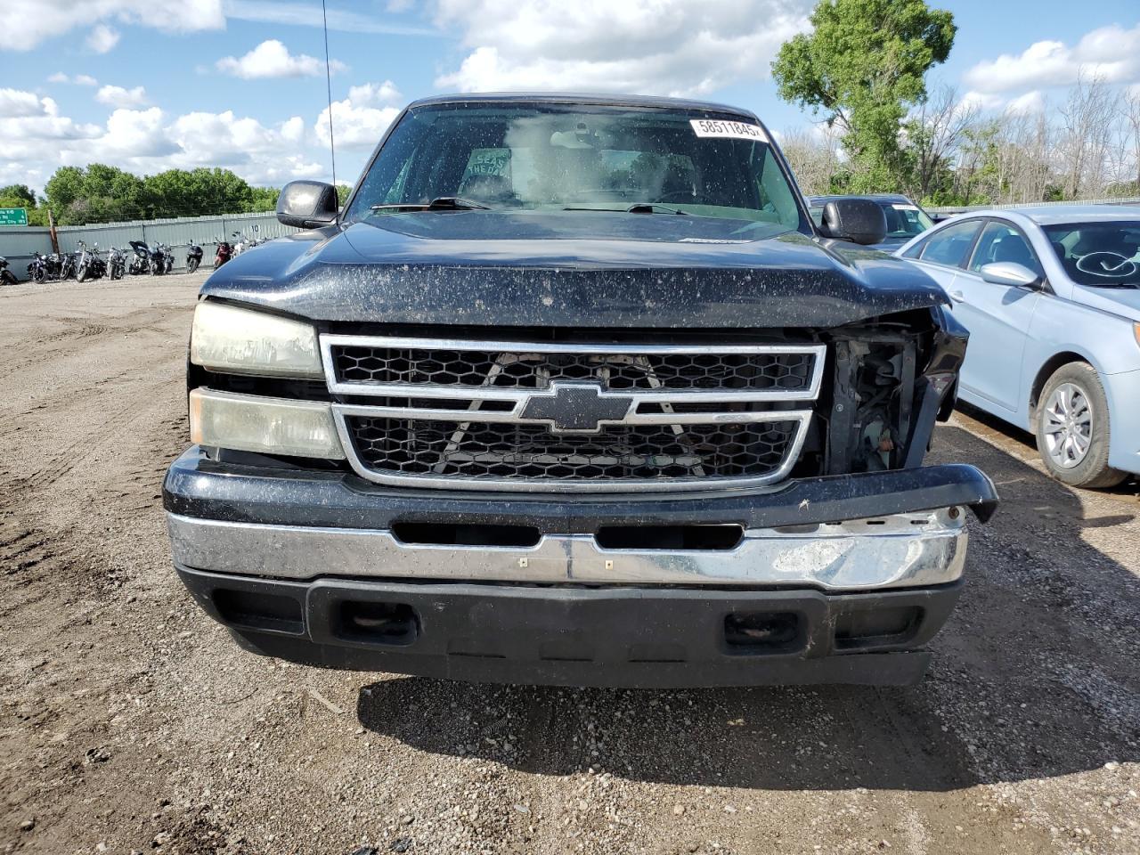 2007 Chevrolet Silverado K1500 Classic Crew Cab - Image 5